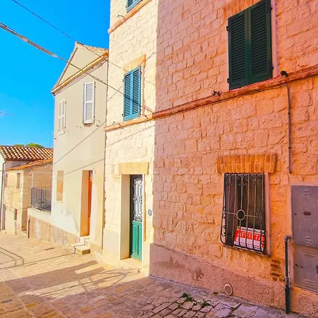דירה Trilo Torre In Centro Storico A נומאנה