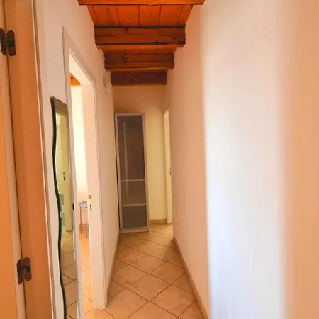 Lägenhet Trilo Torre In Centro Storico A