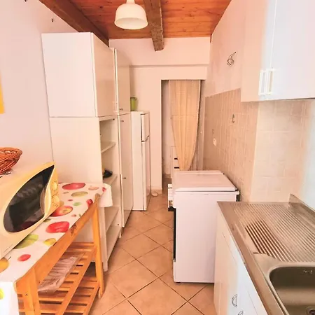 Trilo Torre In Centro Storico A Lägenhet