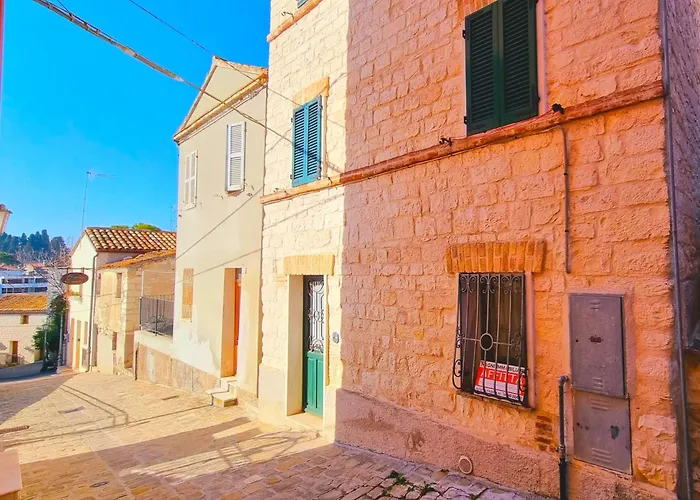 Διαμέρισμα Trilo Torre In Centro Storico A Numana